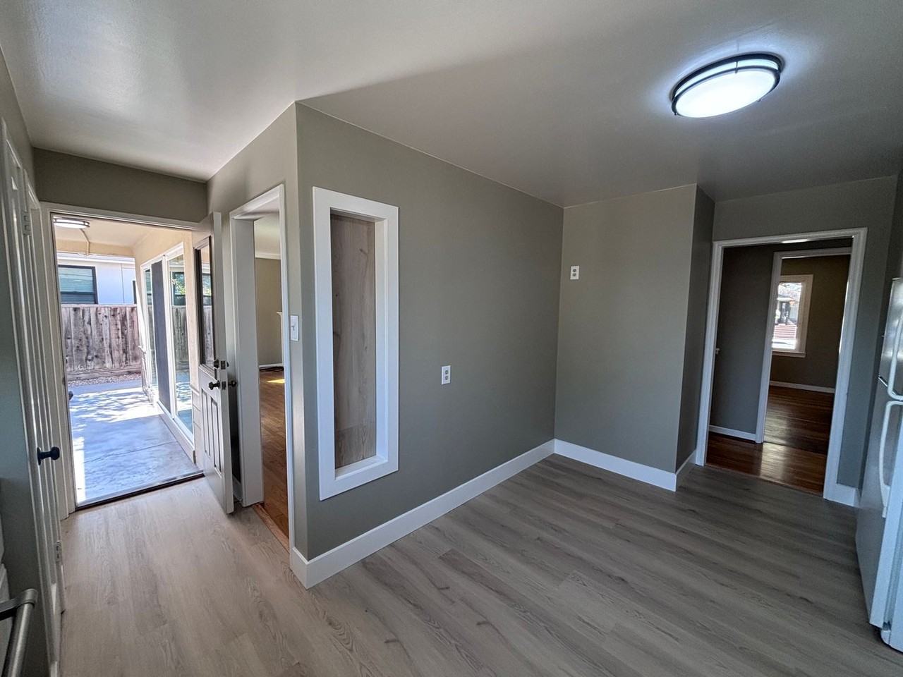 112 N Cypress Ave - Photo 7 of 21