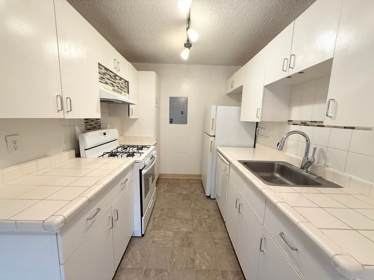 91-1039 Puamaeole St #3U