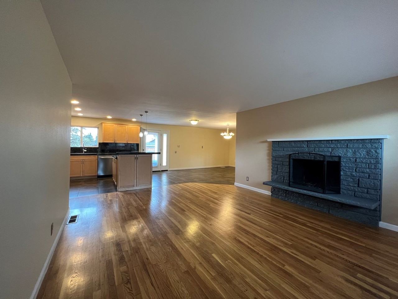 12001 Se 165th St - Photo 3 of 23