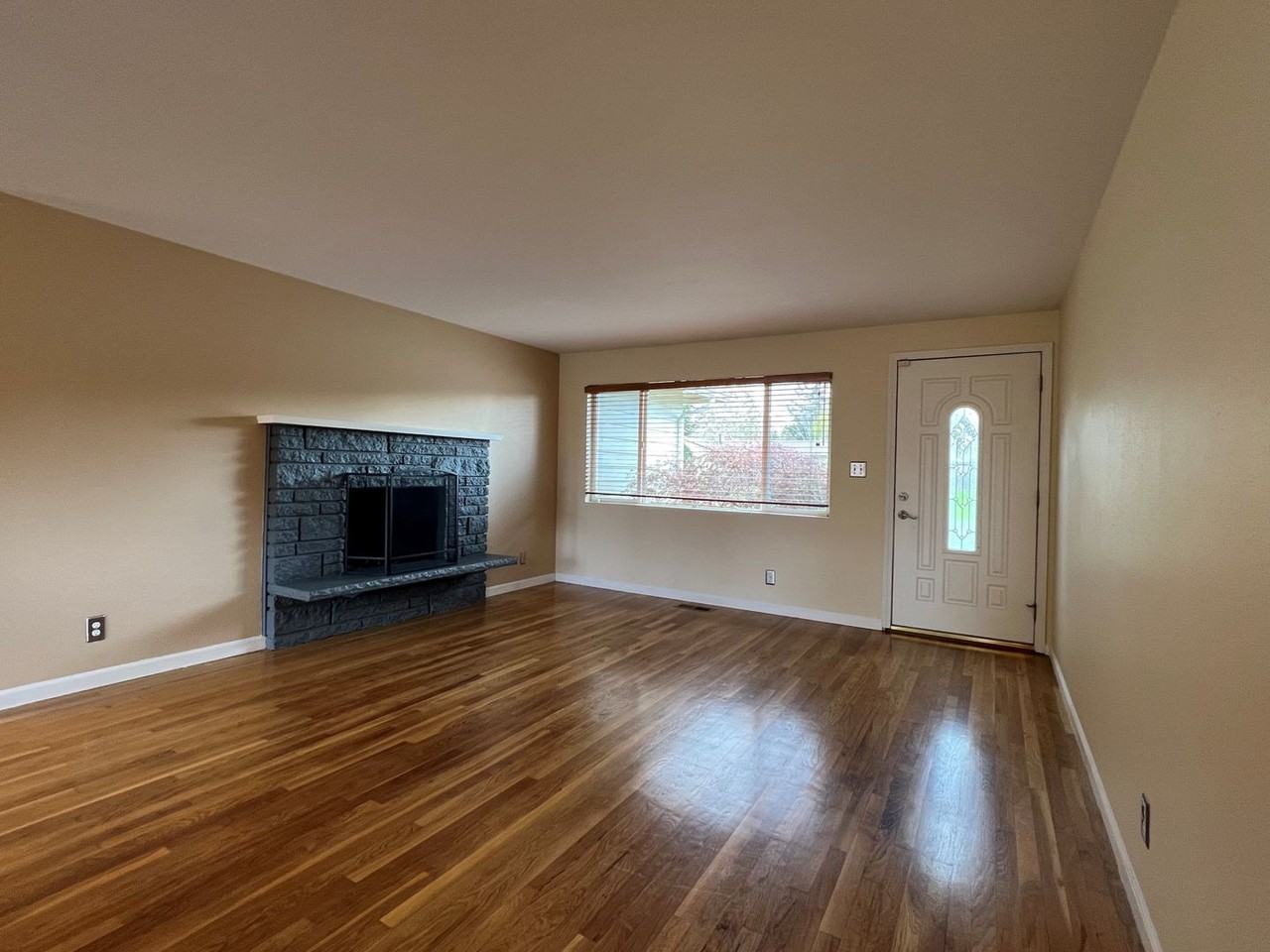 12001 Se 165th St - Photo 4 of 23
