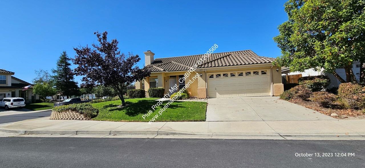 3695 Bellagio Ct - Photo 3 of 43