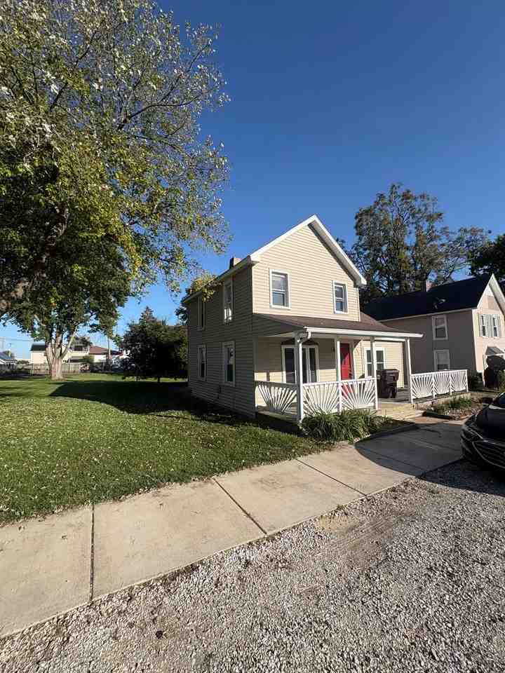 104 N 3rd St - Photo 3 of 18