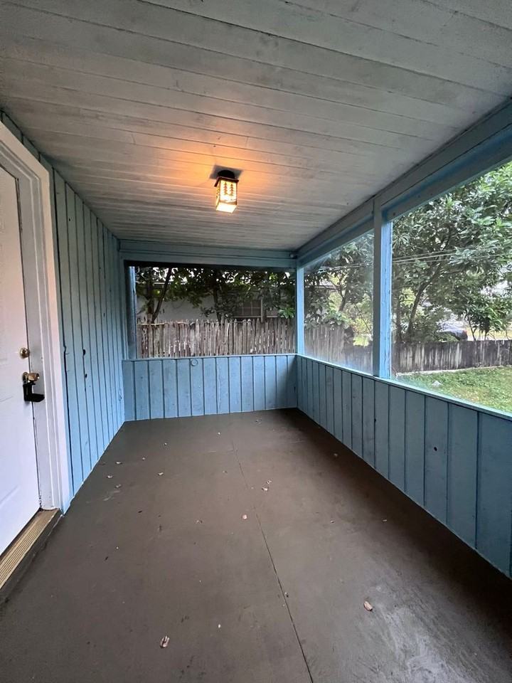 1423 W Humphrey St - Photo 6 of 25
