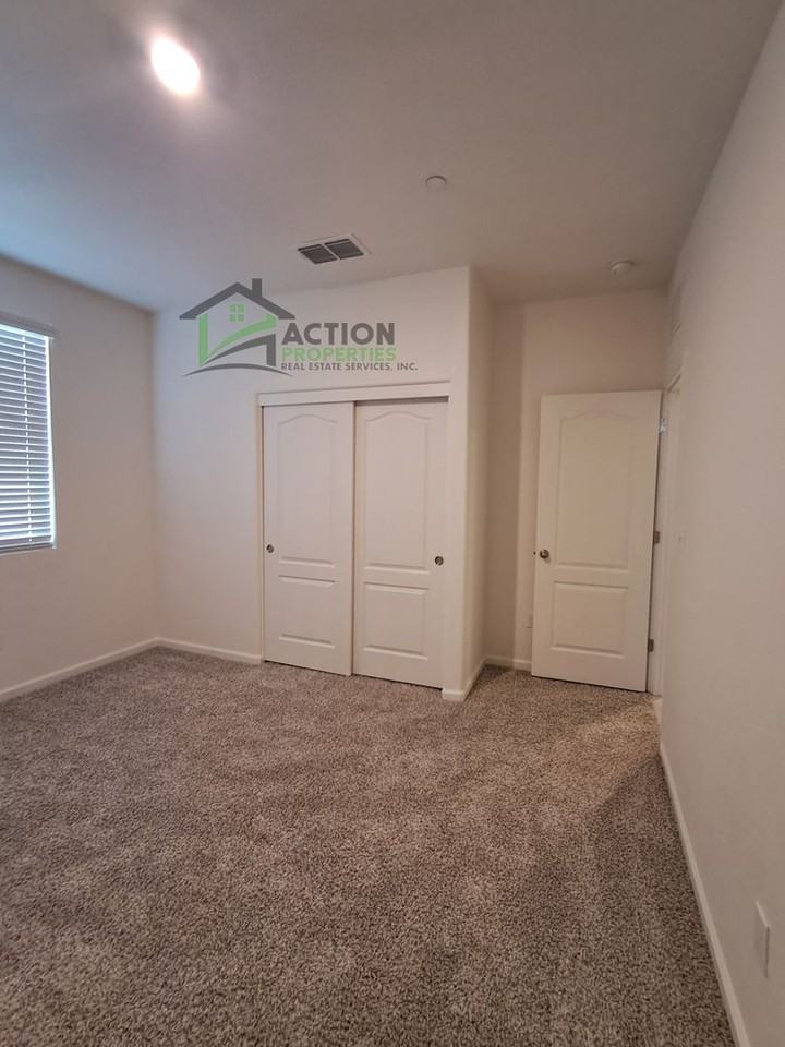 6056 Whistling Bend Way - Photo 4 of 18