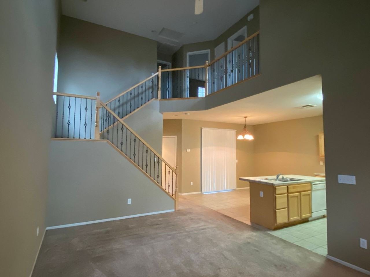 1802 Caleb Cir - Photo 3 of 32