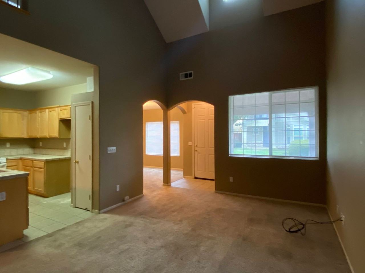 1802 Caleb Cir - Photo 4 of 32