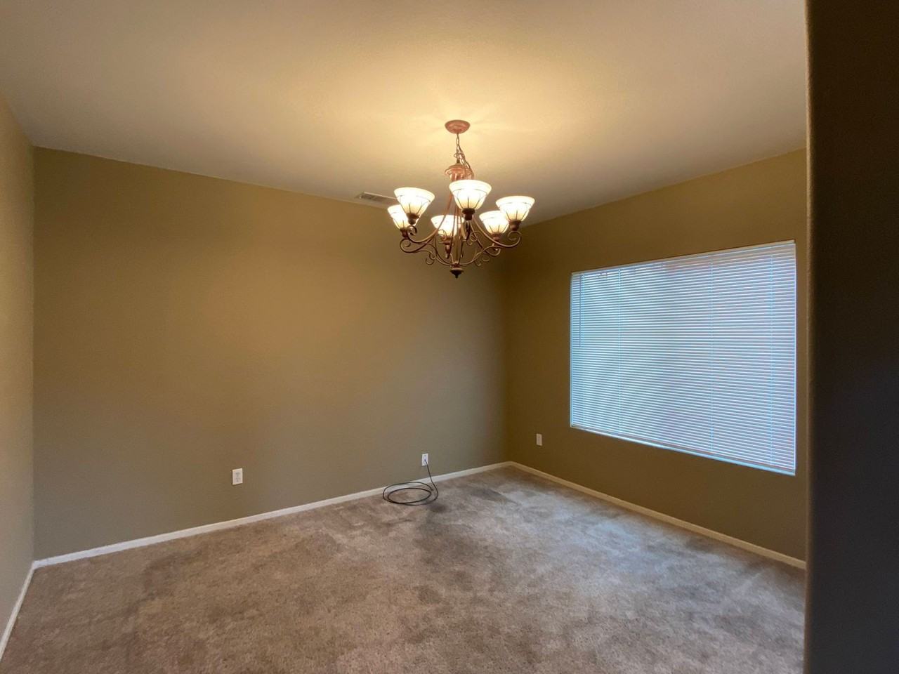 1802 Caleb Cir - Photo 5 of 32