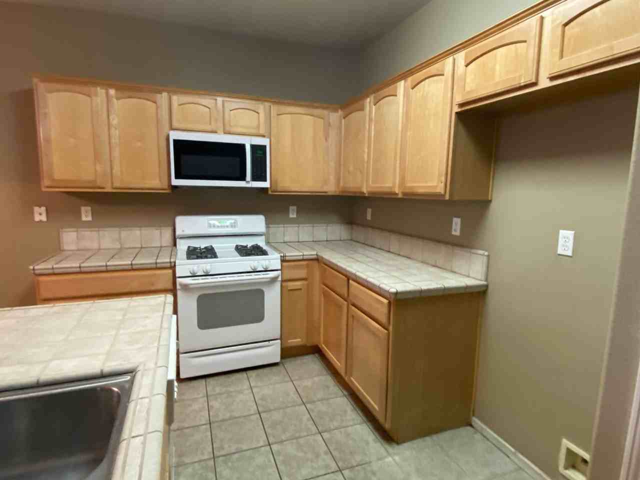 1802 Caleb Cir - Photo 7 of 32