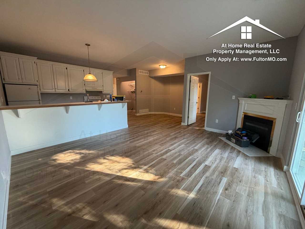 1009 Boulder Ct - Photo 2 of 21