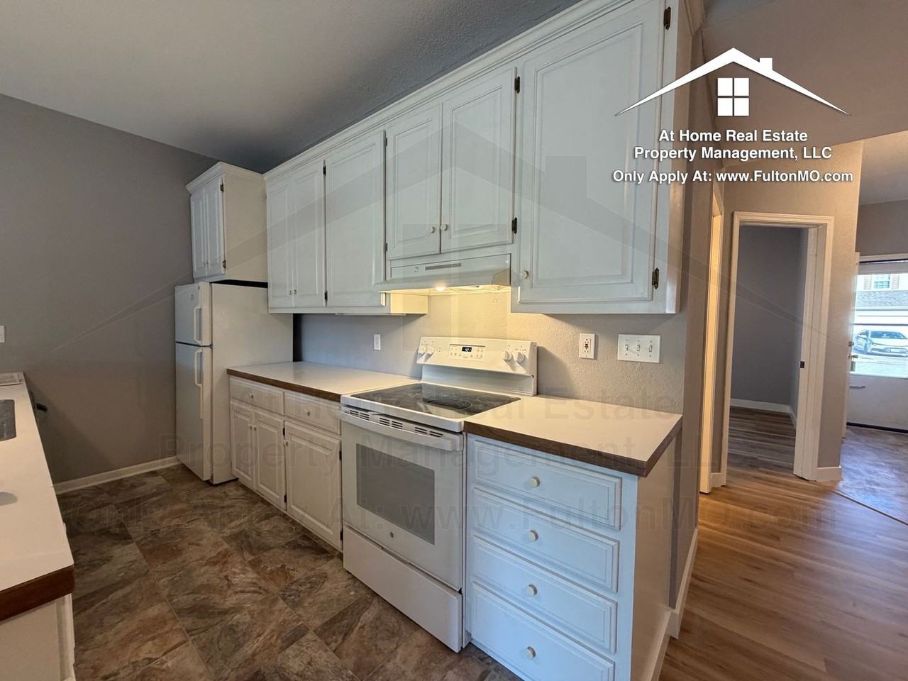 1009 Boulder Ct - Photo 6 of 21