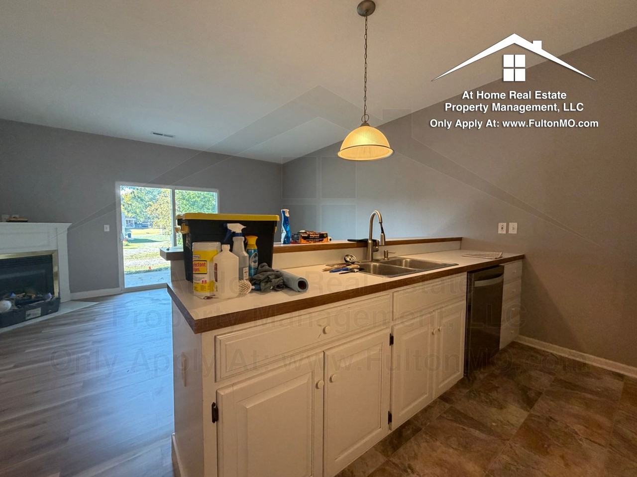 1009 Boulder Ct - Photo 7 of 21