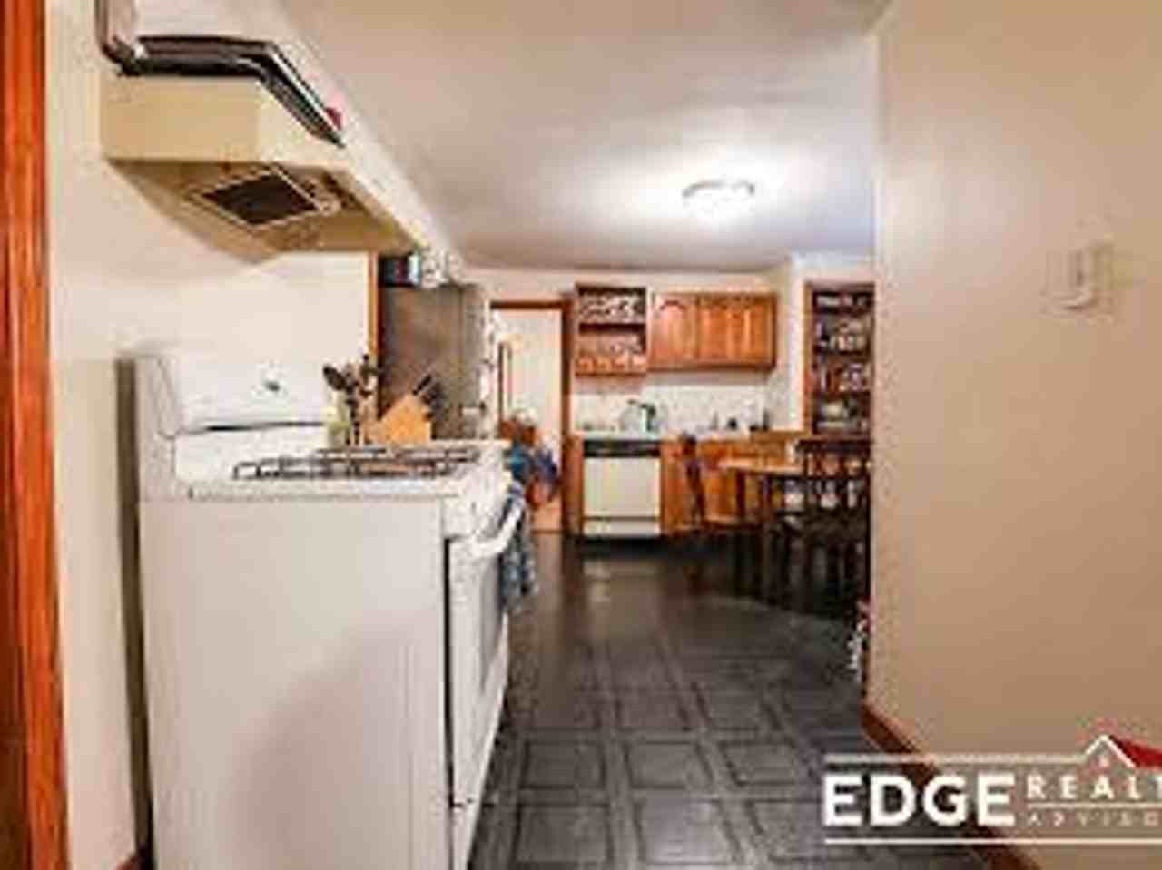 2 Oneil Pl - Photo 2 of 7