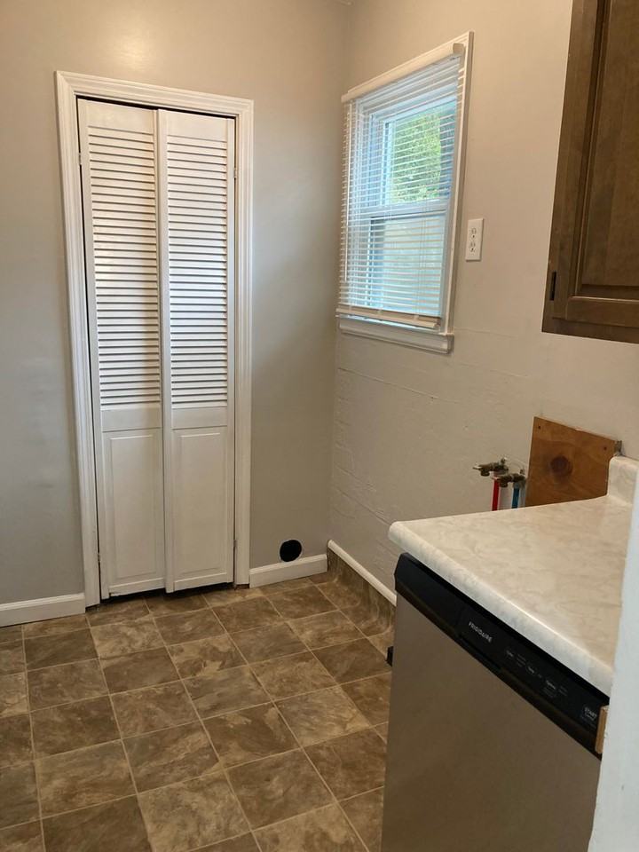 2241 Sw Plass Ave - Photo 7 of 10