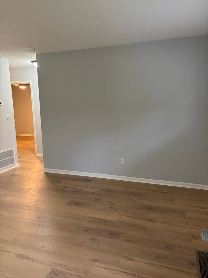 27 Fox Hall Dr #B - Photo 2 of 14