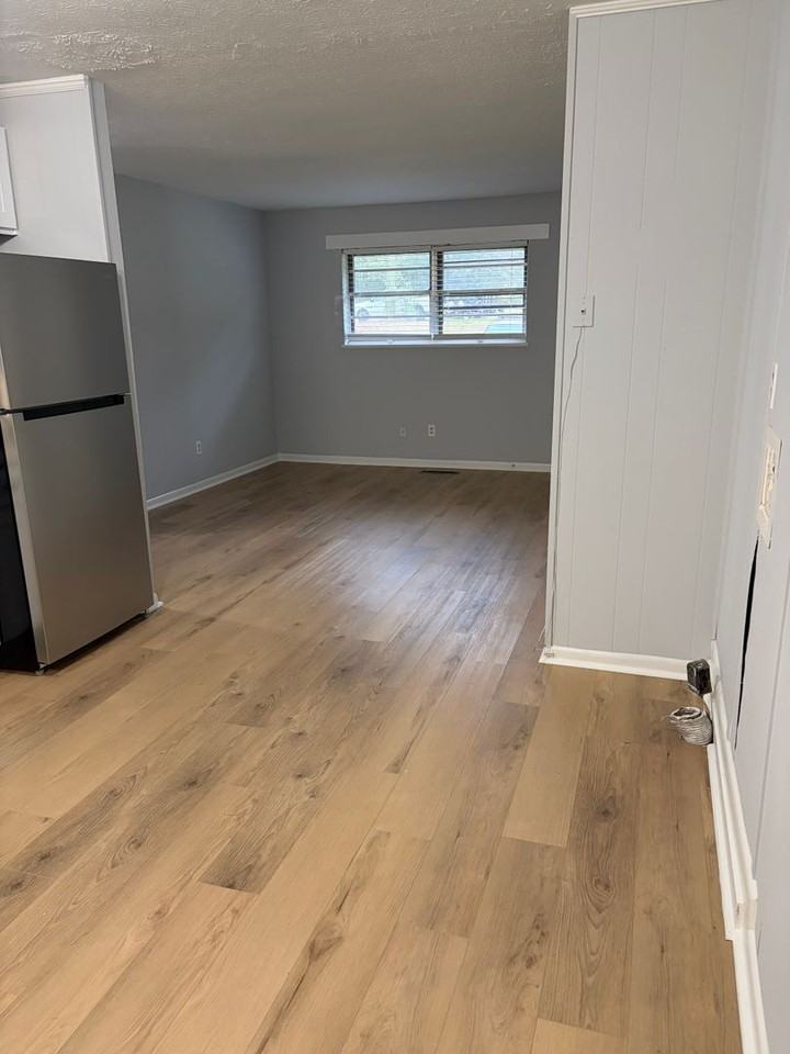27 Fox Hall Dr #B - Photo 7 of 14