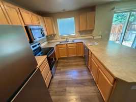featured image of 3016 3016 - 3022 SW Juniper Ave