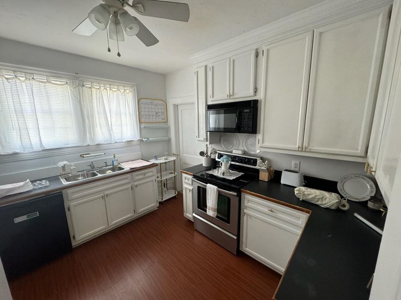 403A S Library St - Photo 4 of 6