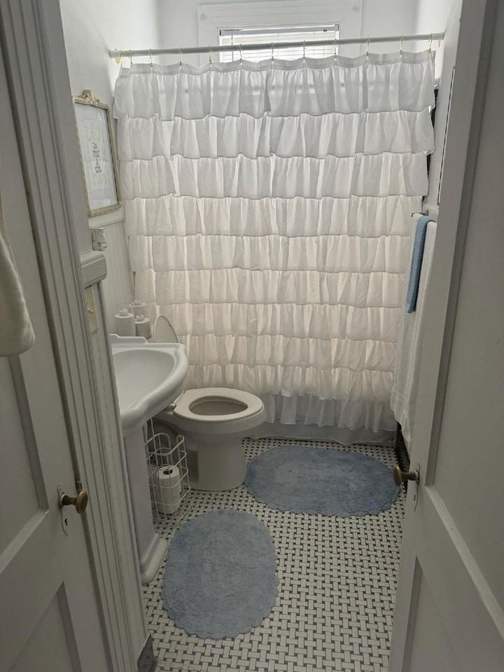 403A S Library St - Photo 5 of 6