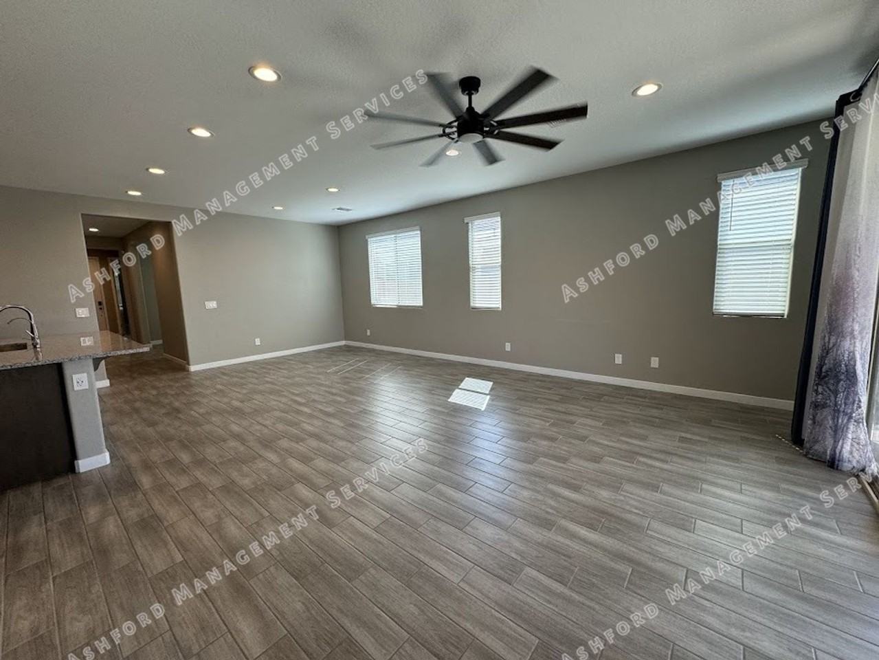 15714 W Jackson St - Photo 5 of 31