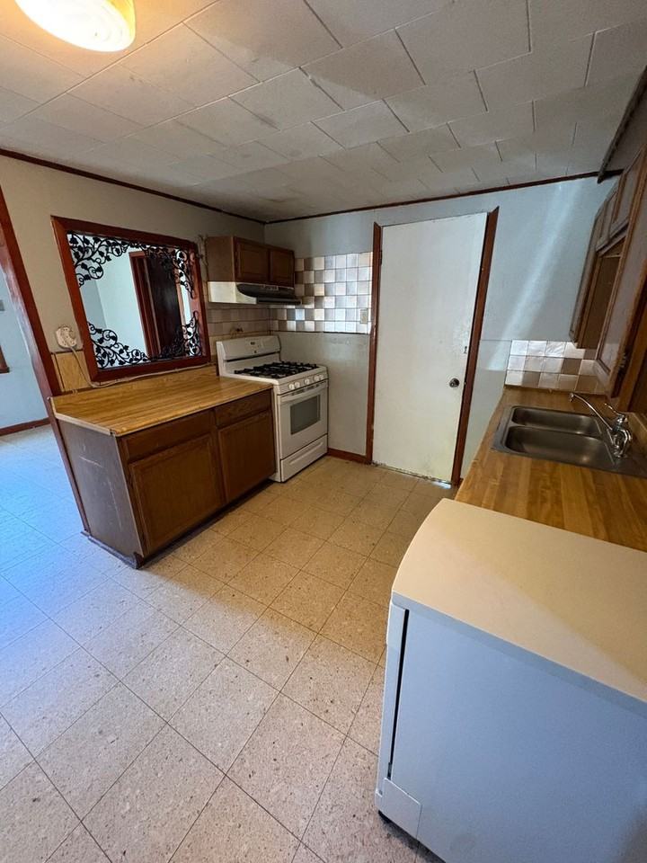 174 W Airline Hwy - Photo 5 of 12
