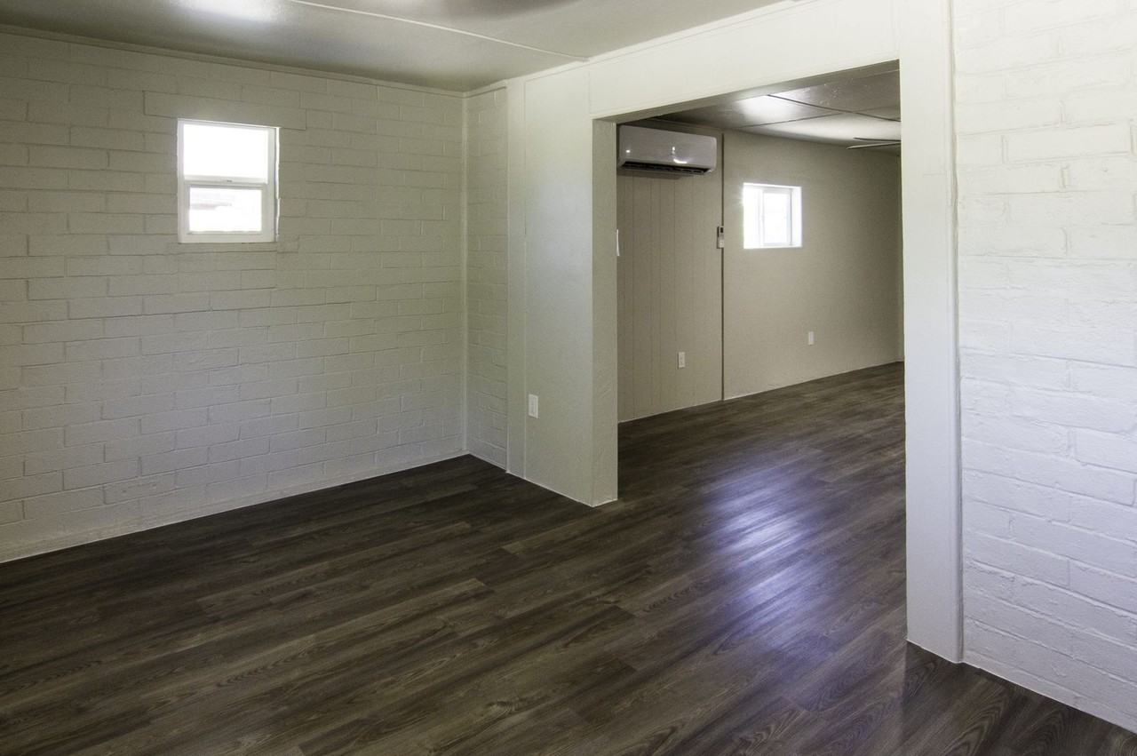 130 E Navajo Rd - Photo 3 of 15