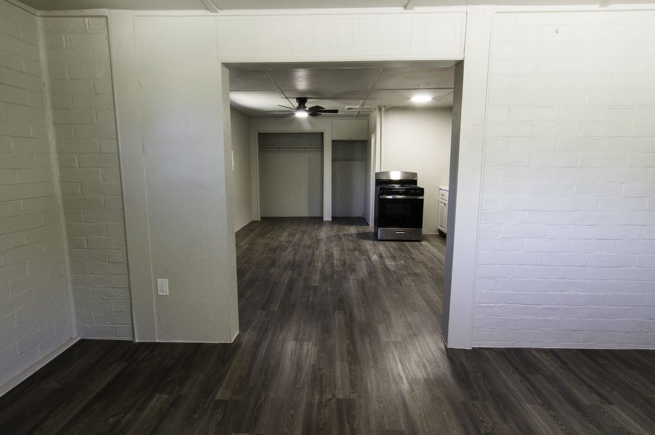 130 E Navajo Rd - Photo 4 of 15
