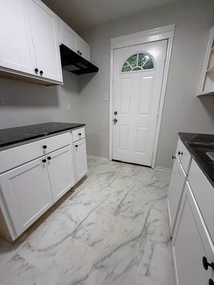 1132 Avondale Rd - Photo 3 of 8