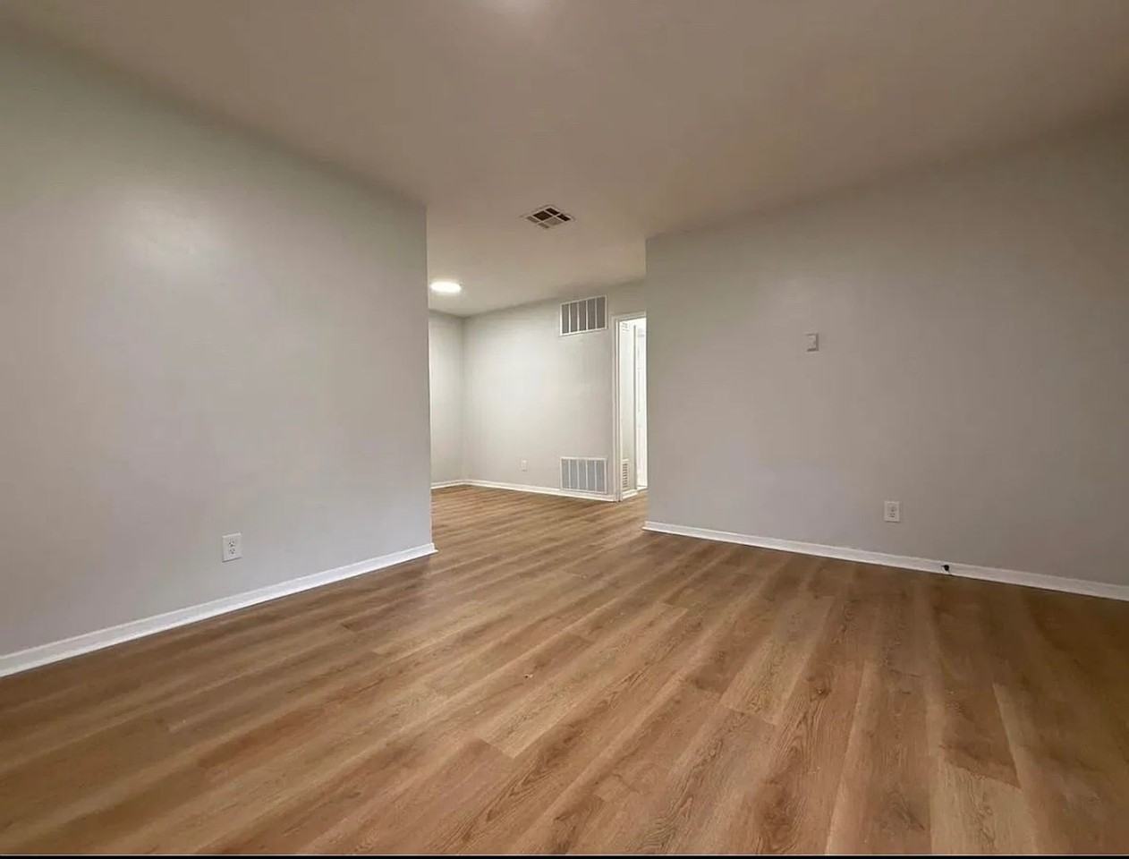 1132 Avondale Rd - Photo 6 of 8