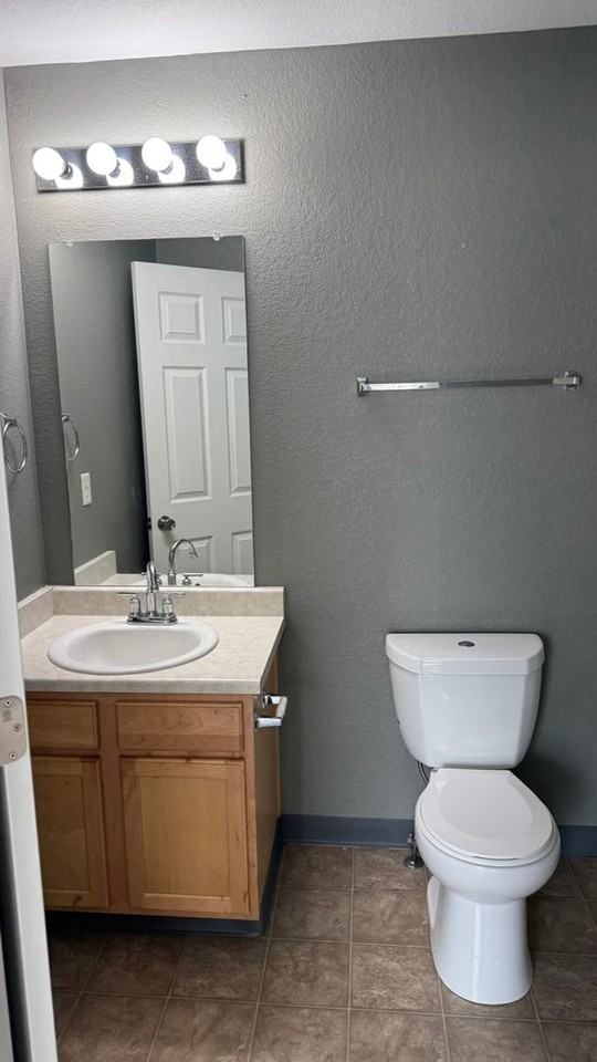 18607 E 45th Pl - Photo 2 of 20