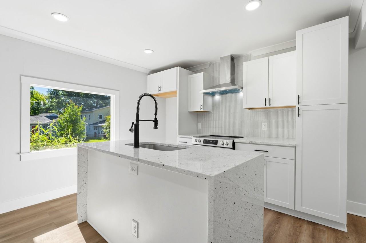 2207 Edwin Ave - Photo 4 of 18