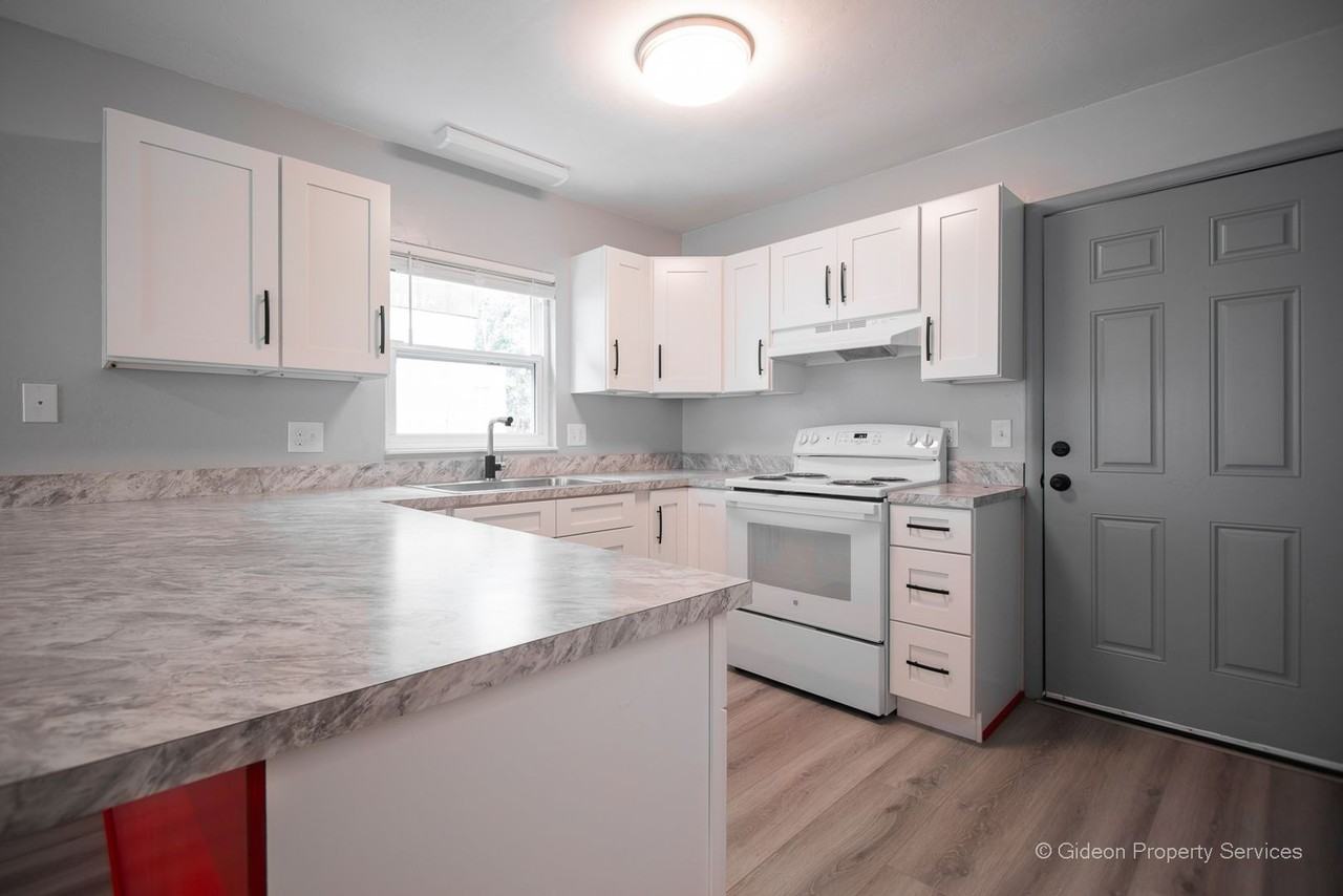 2612 Sw 31st Pl - Photo 5 of 14
