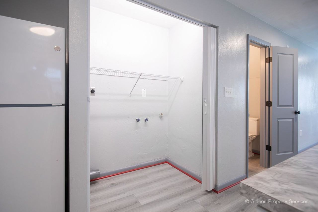 2612 Sw 31st Pl - Photo 7 of 14