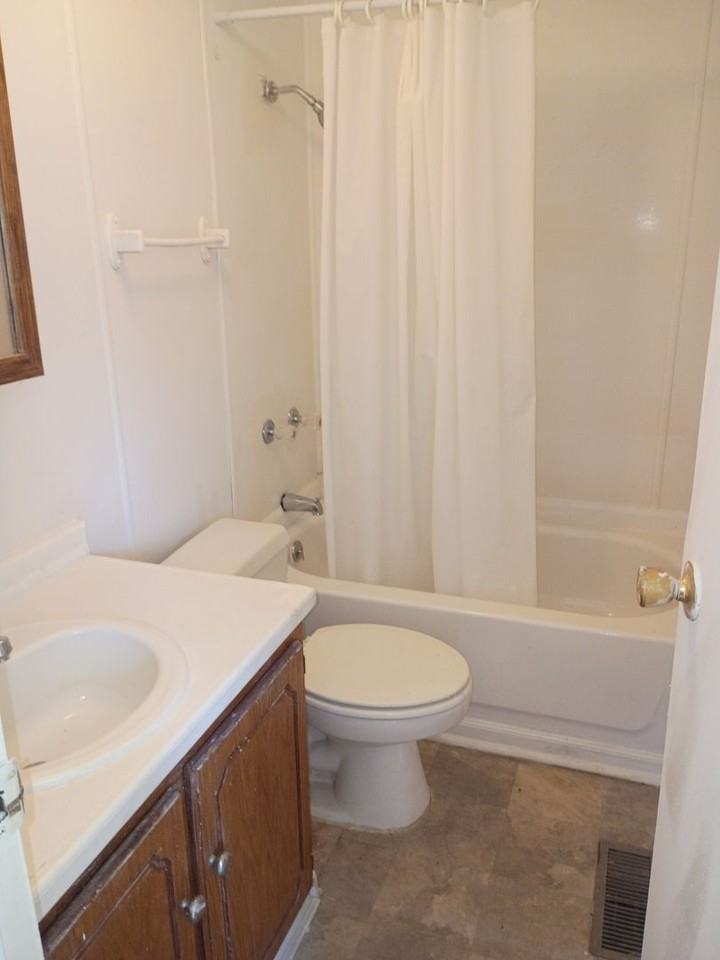 413 Dawn St - Photo 4 of 8