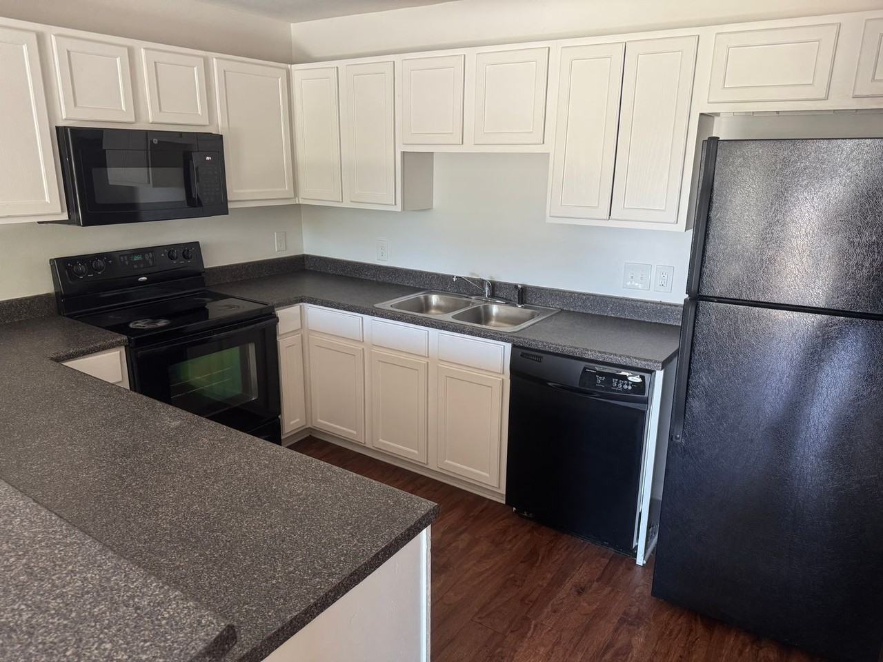 2515 W Martin St Apt 201b - Photo 3 of 18