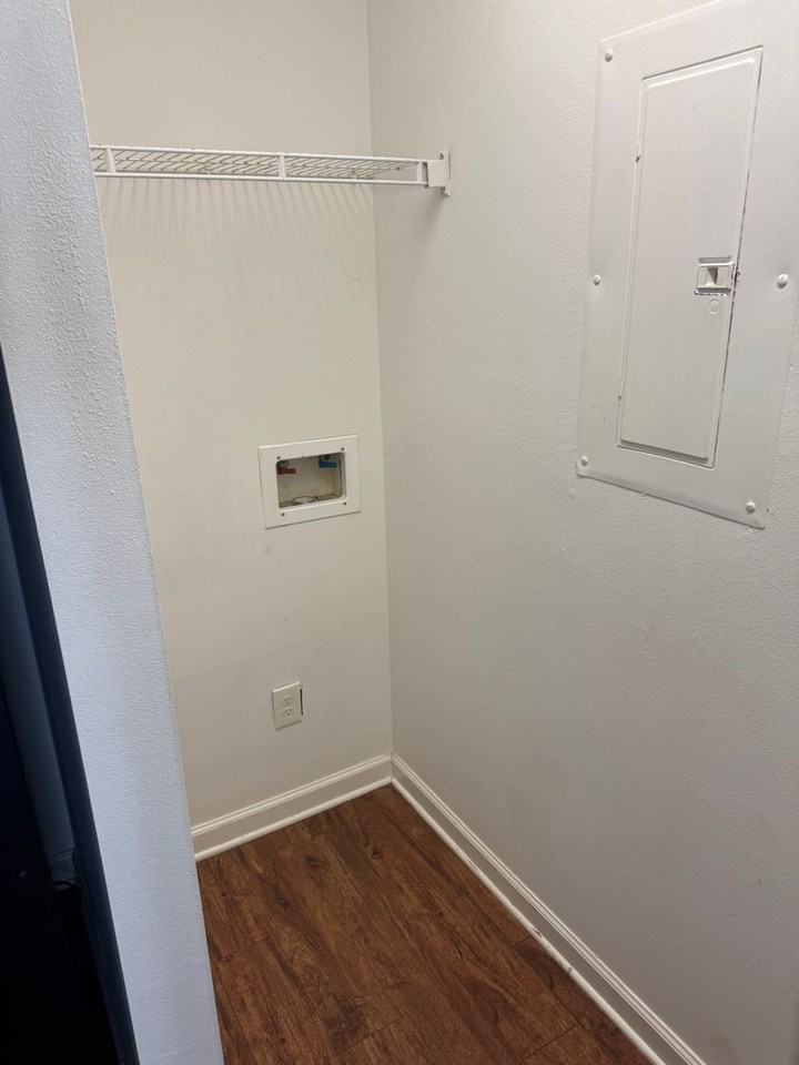 2515 W Martin St Apt 201b - Photo 4 of 18