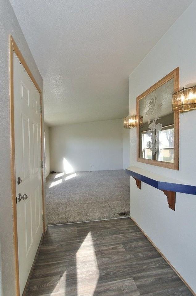 18075 Mink Rd - Photo 2 of 27