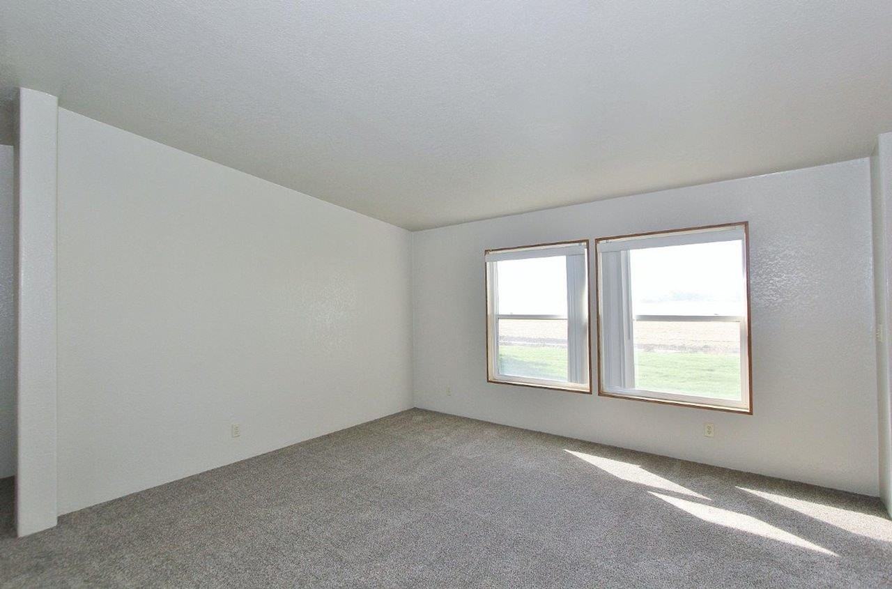 18075 Mink Rd - Photo 5 of 27