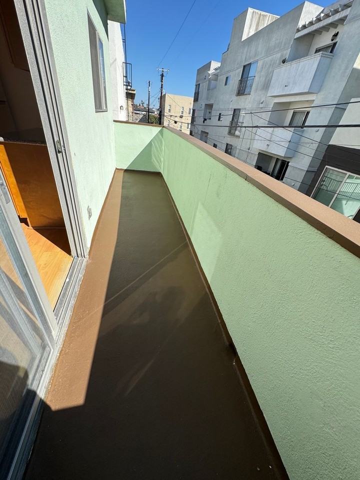 4836 Rosewood Ave - Photo 6 of 15