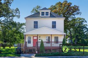 featured image of 2251 Crane St