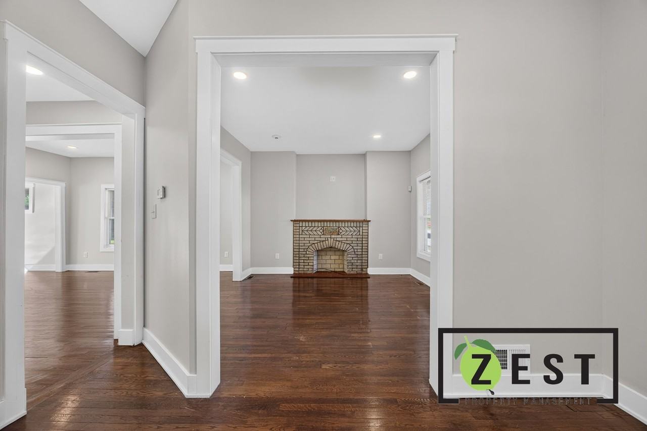 2251 Crane St - Photo 3 of 31