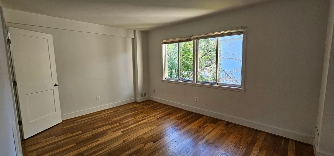 861 3rd St Sw #106 - Photo 7 of 16