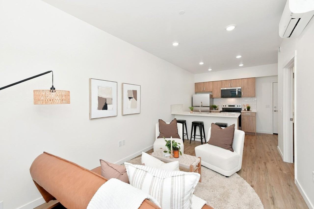 Eagle Point Apartments - Photo 4 of 41