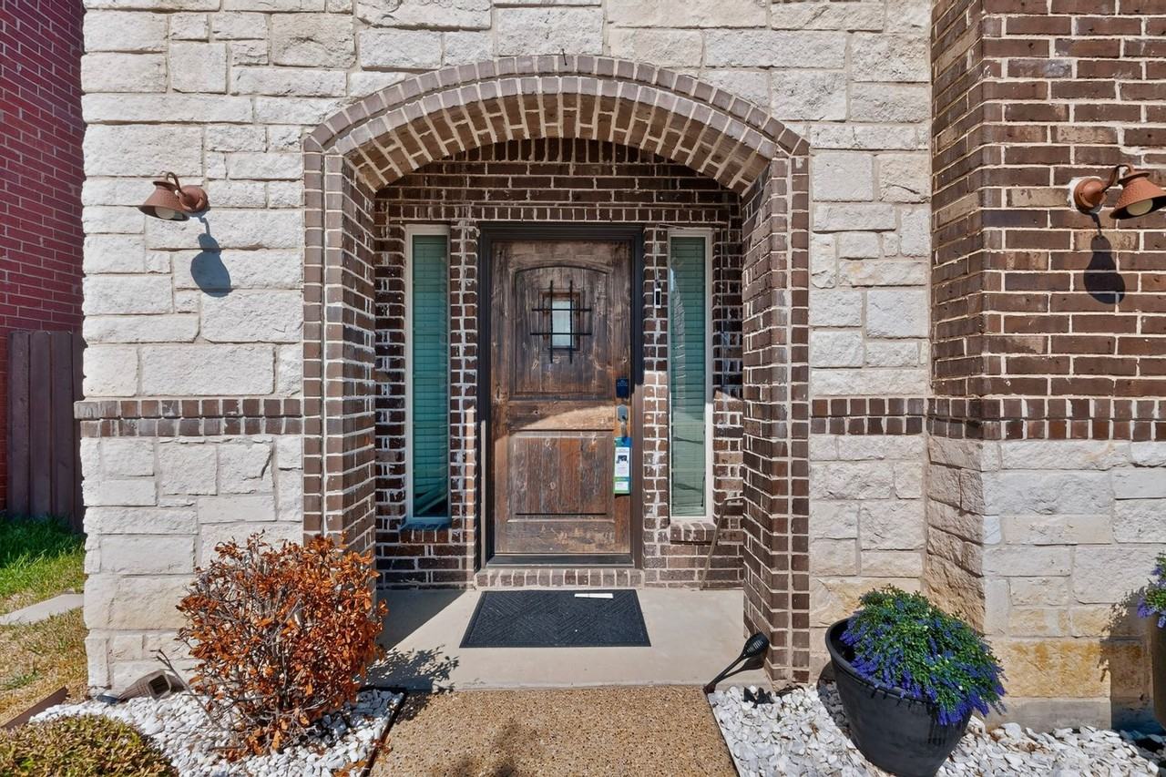 6606 Windward View Dr - Photo 4 of 50