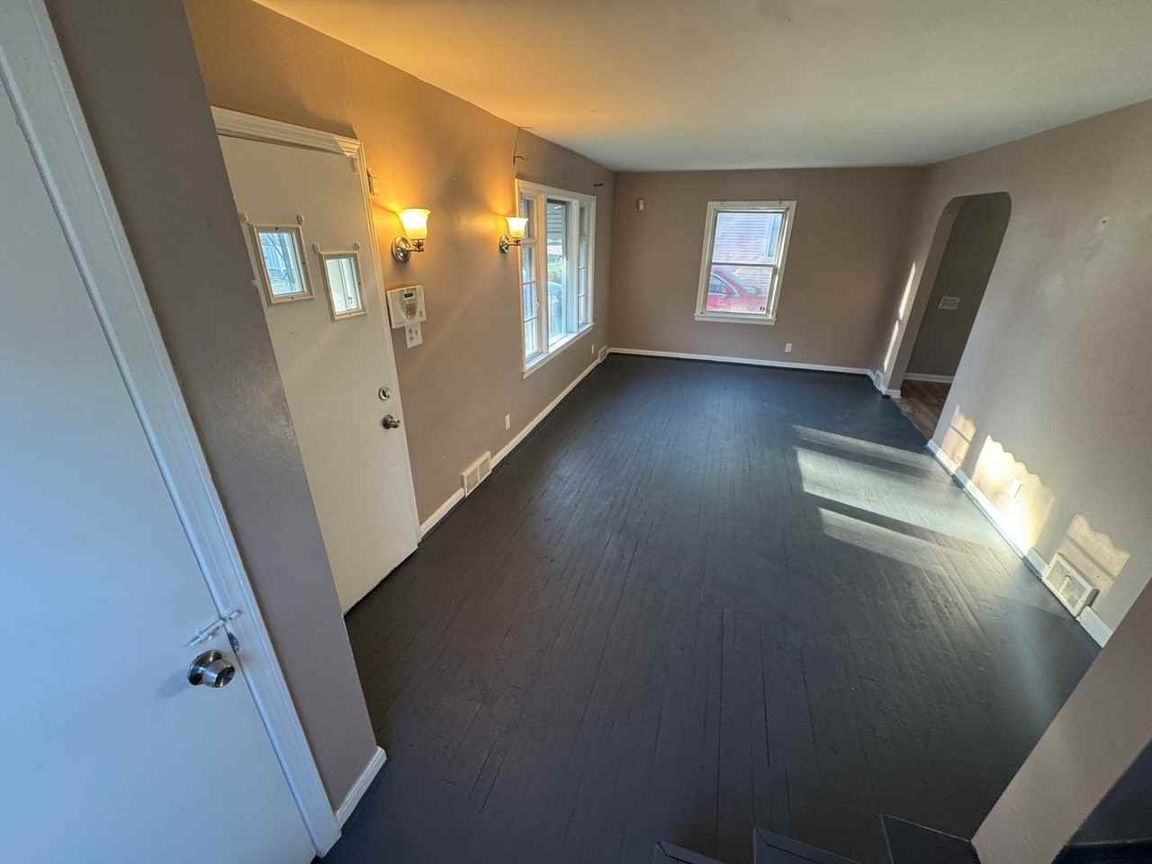 378 Hillwood Dr - Photo 2 of 12