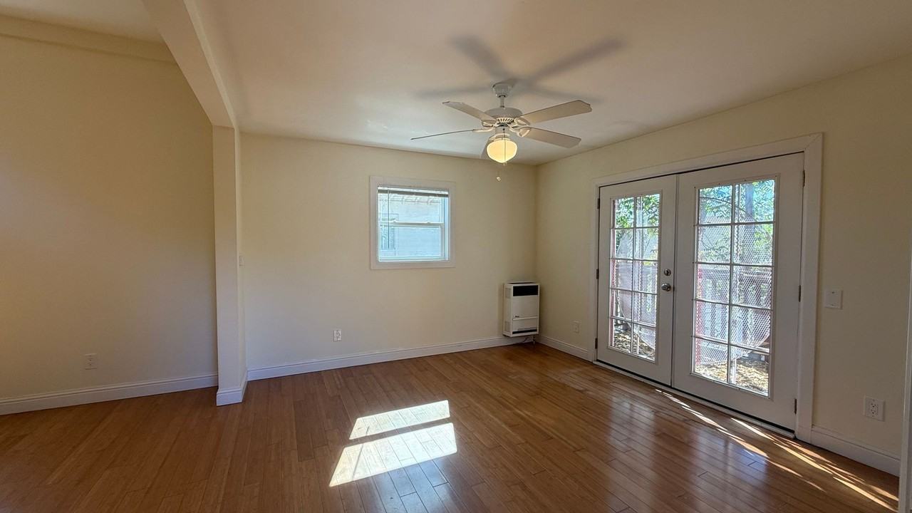 1531 9th St - Photo 2 of 11