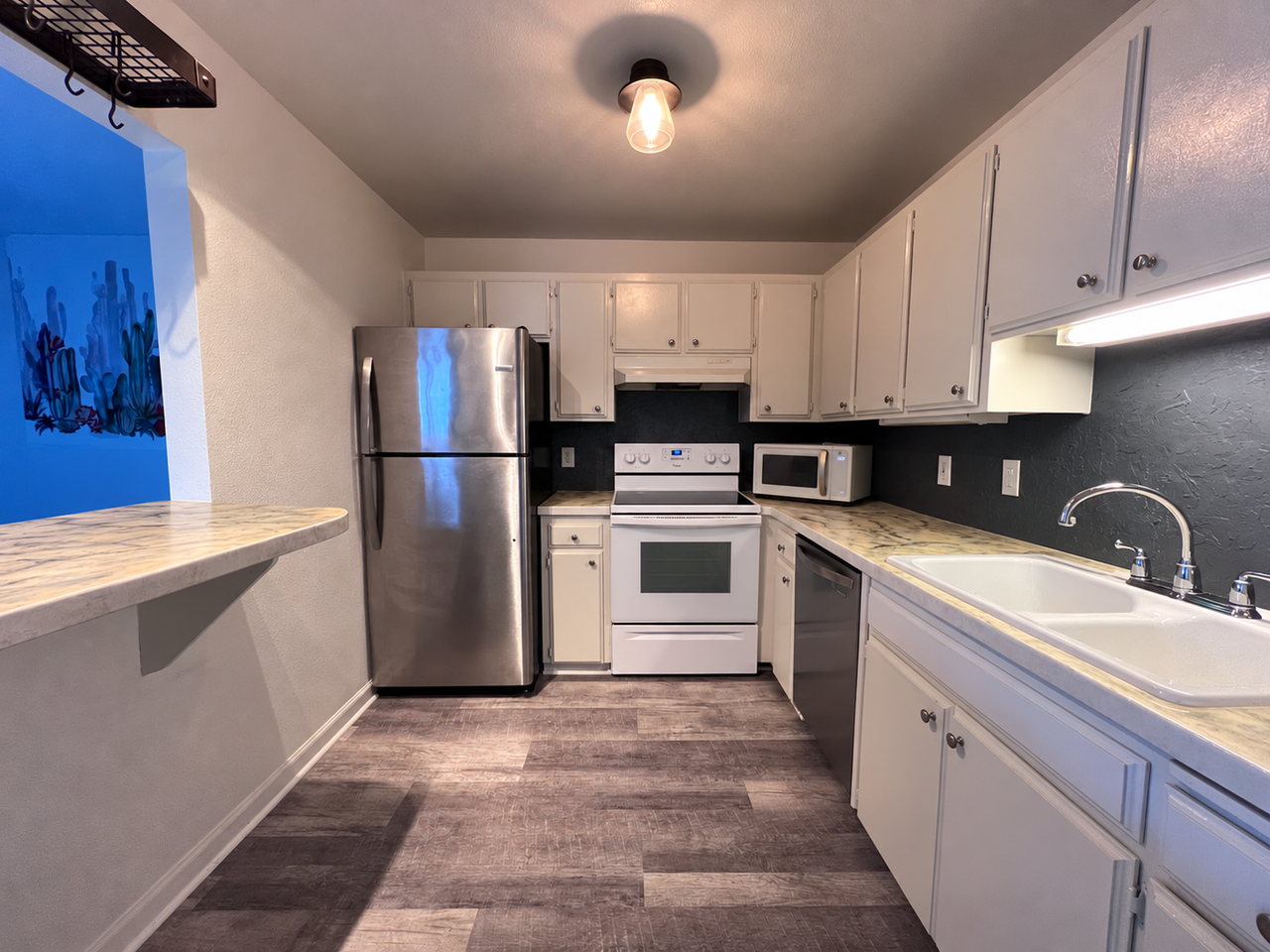 390 N Hayden Island Dr - Photo 4 of 13
