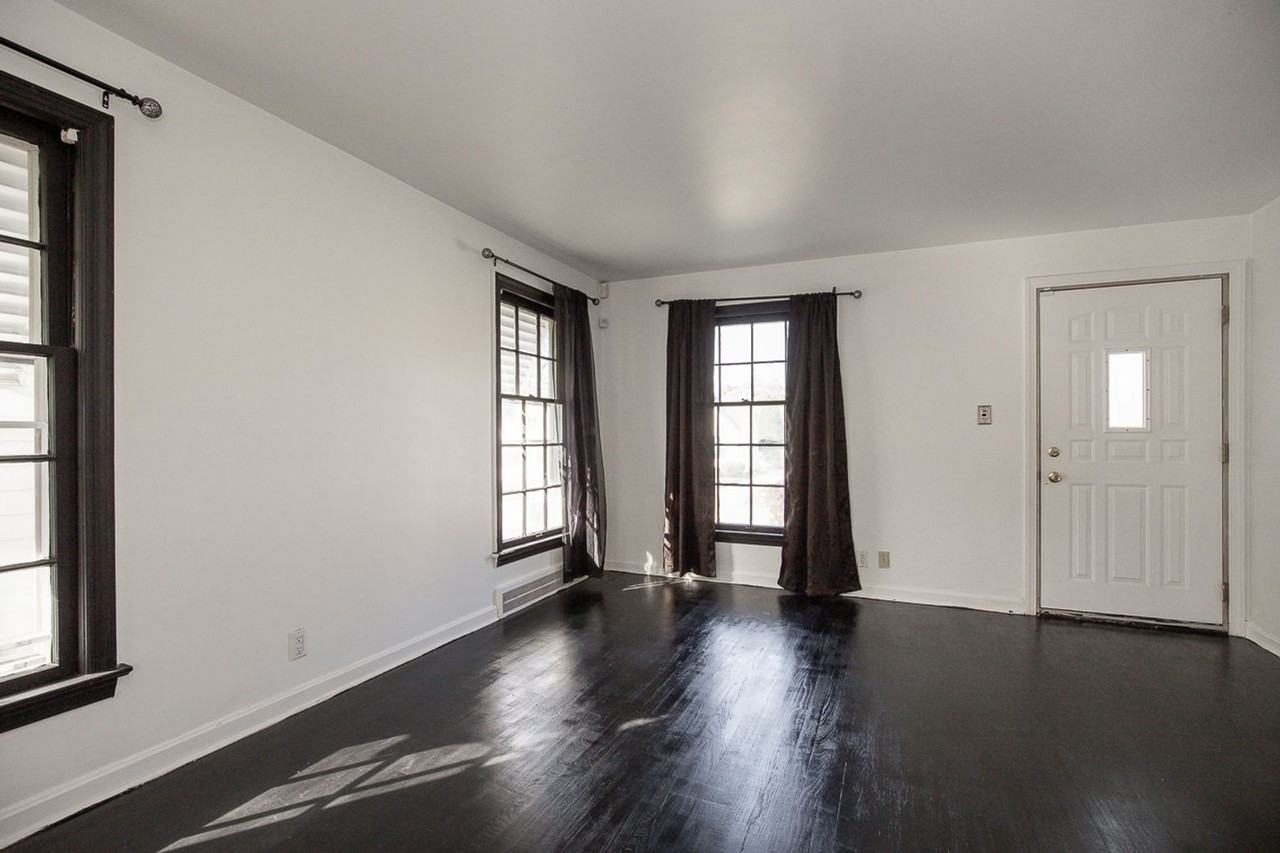 18312 Highland Dr - Photo 3 of 23