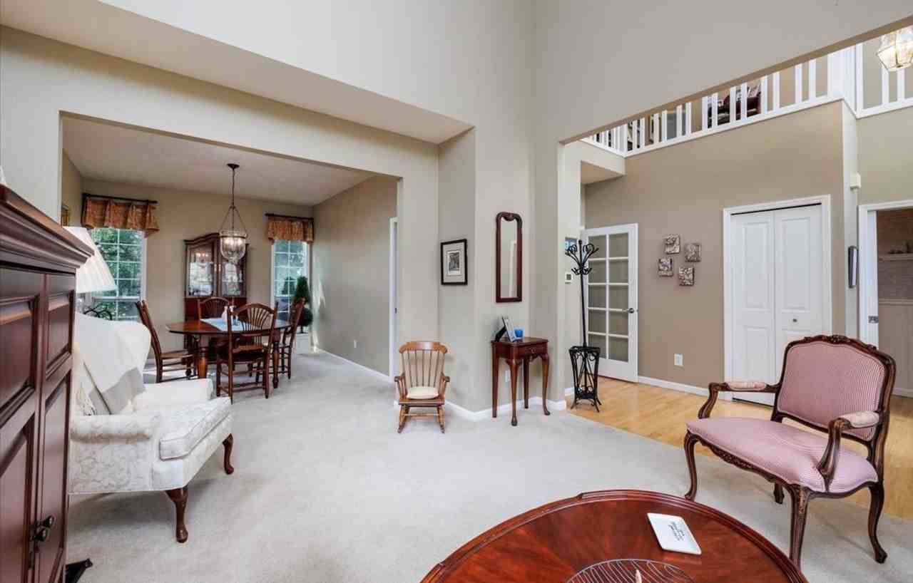 32 Nova Ct - Photo 4 of 26