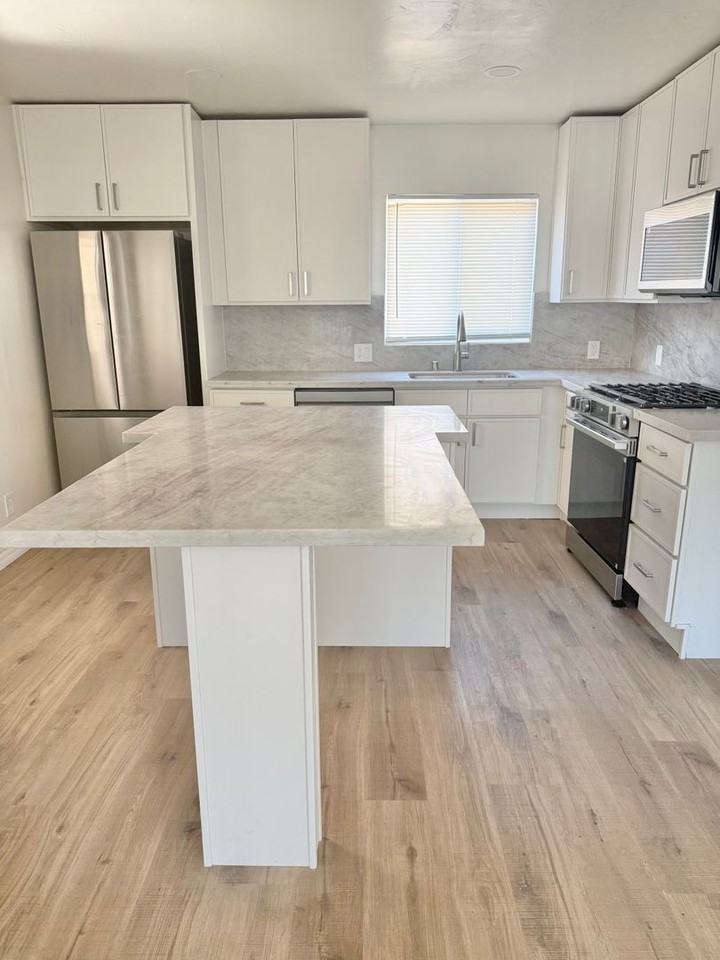 5486 Grape St - Photo 4 of 13