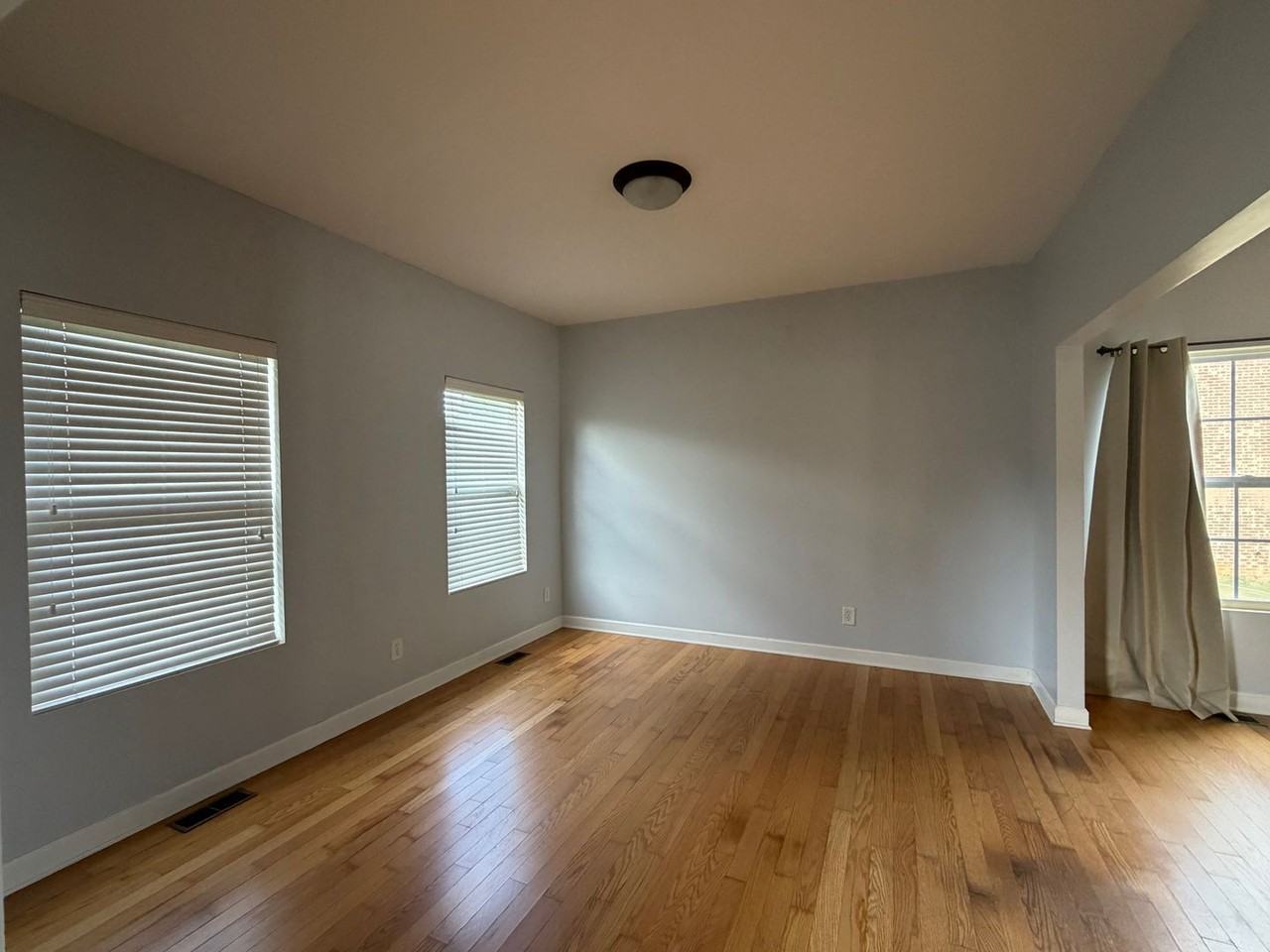 505 Edmund Ct - Photo 4 of 29